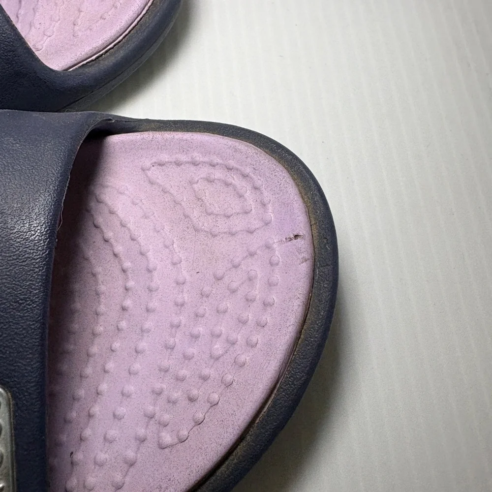 Crocs Patricia Sandals Size W8 Navy And Lavender Slip On Strap Hippy Grannycore